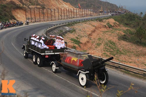 ພິທີງານສົບລະດັບຊາດ ທ່ານພົນເອກຫວໍ້ງວຽນຢາບ ໄດ້ຮັບການຕີລາຄາສູງ ຈາກຫາງສຽງ